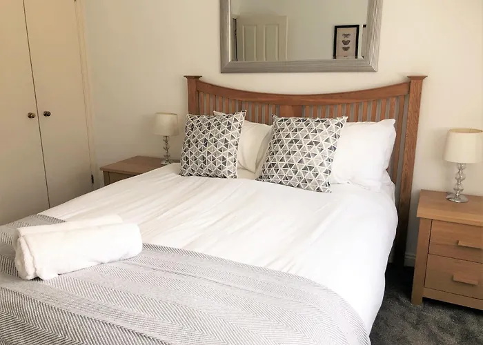 Alexandra Court One Bedroom Central Windsor Flats With Parking